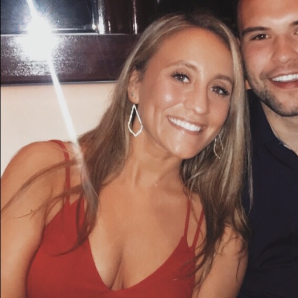 Meet your Posher, Elina